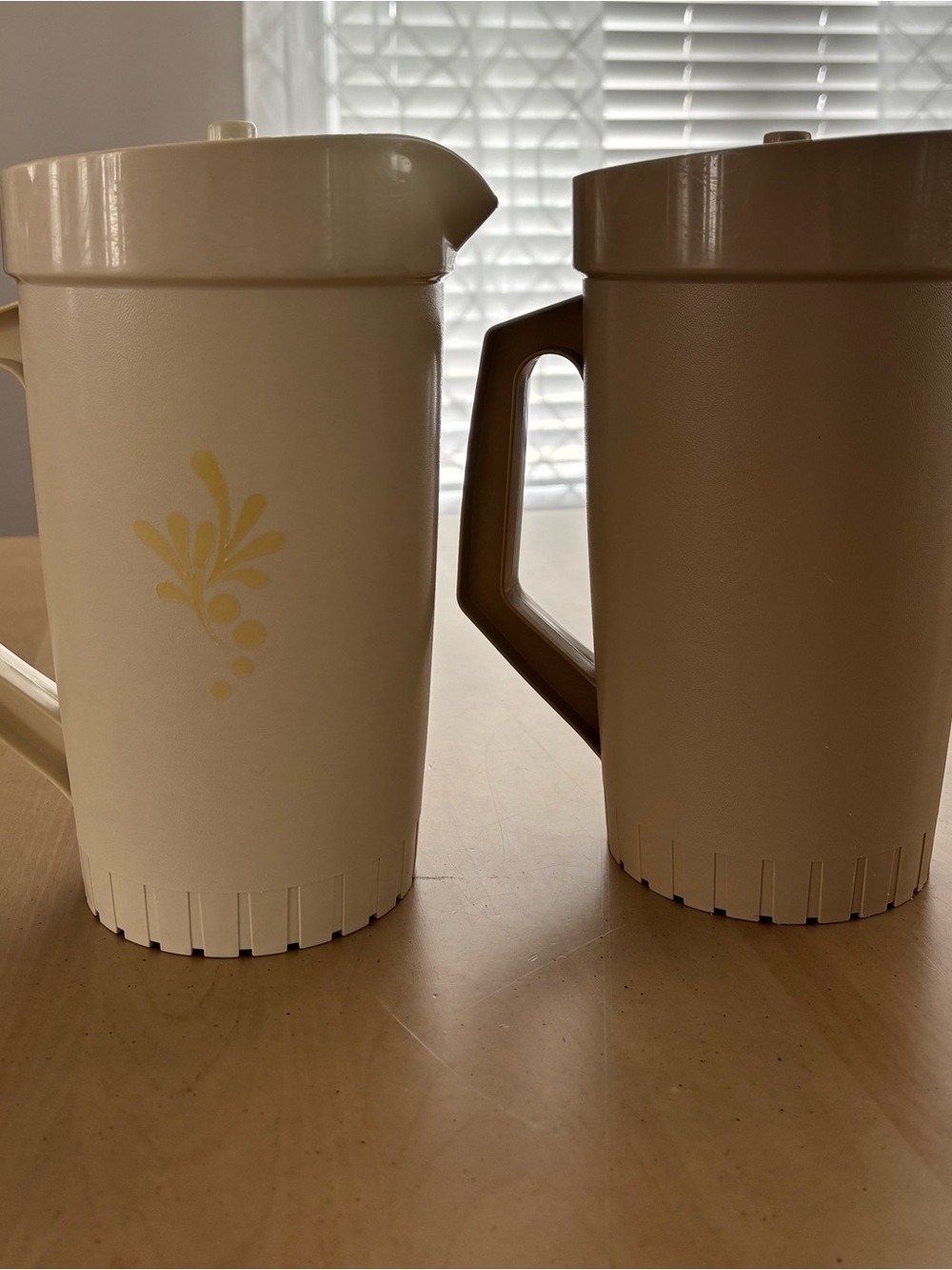 VINTAGE TUPPERWARE. Set Of 2 Pitchers w/ Push Button Lids. Pre-owned. See Pics.
